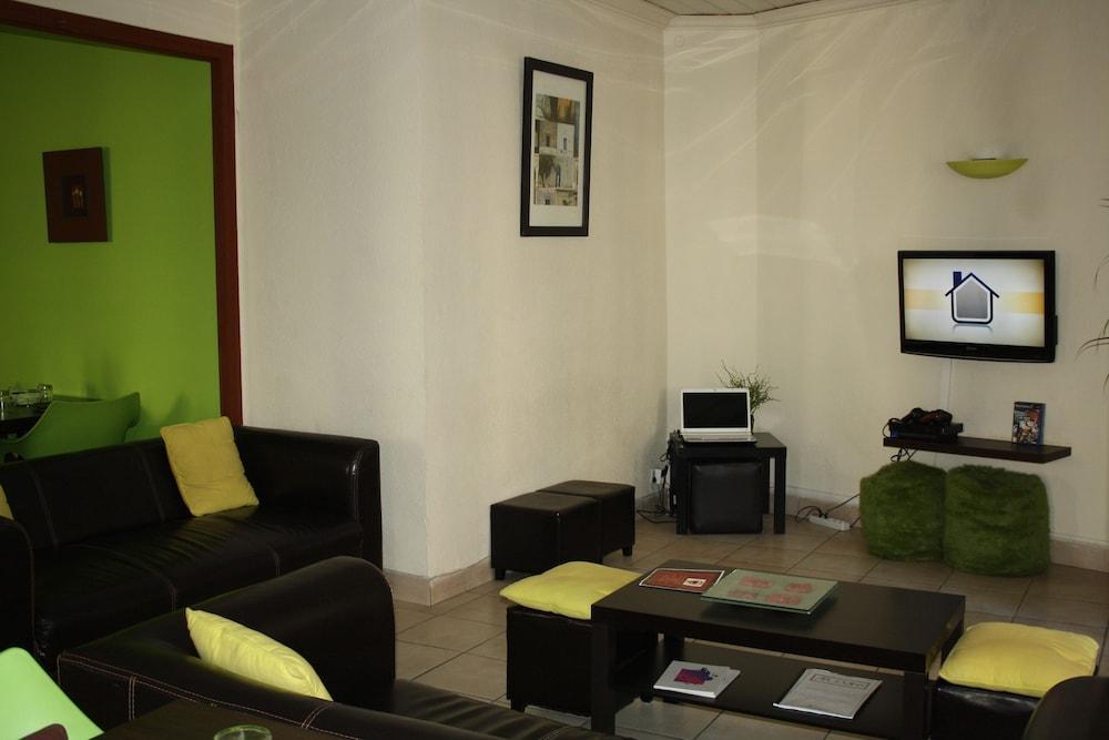 Celenya Hotel Tolone Esterno foto