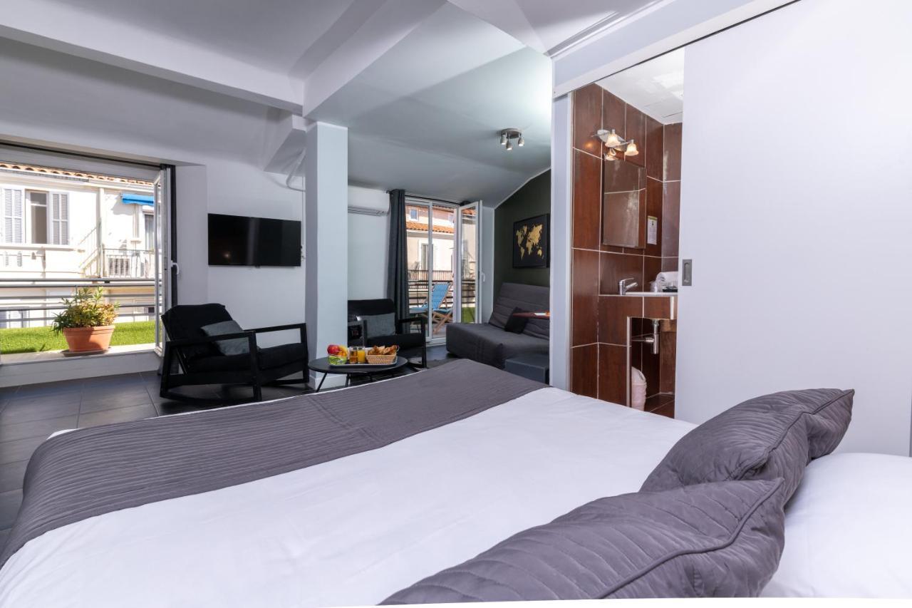 Celenya Hotel Tolone Esterno foto