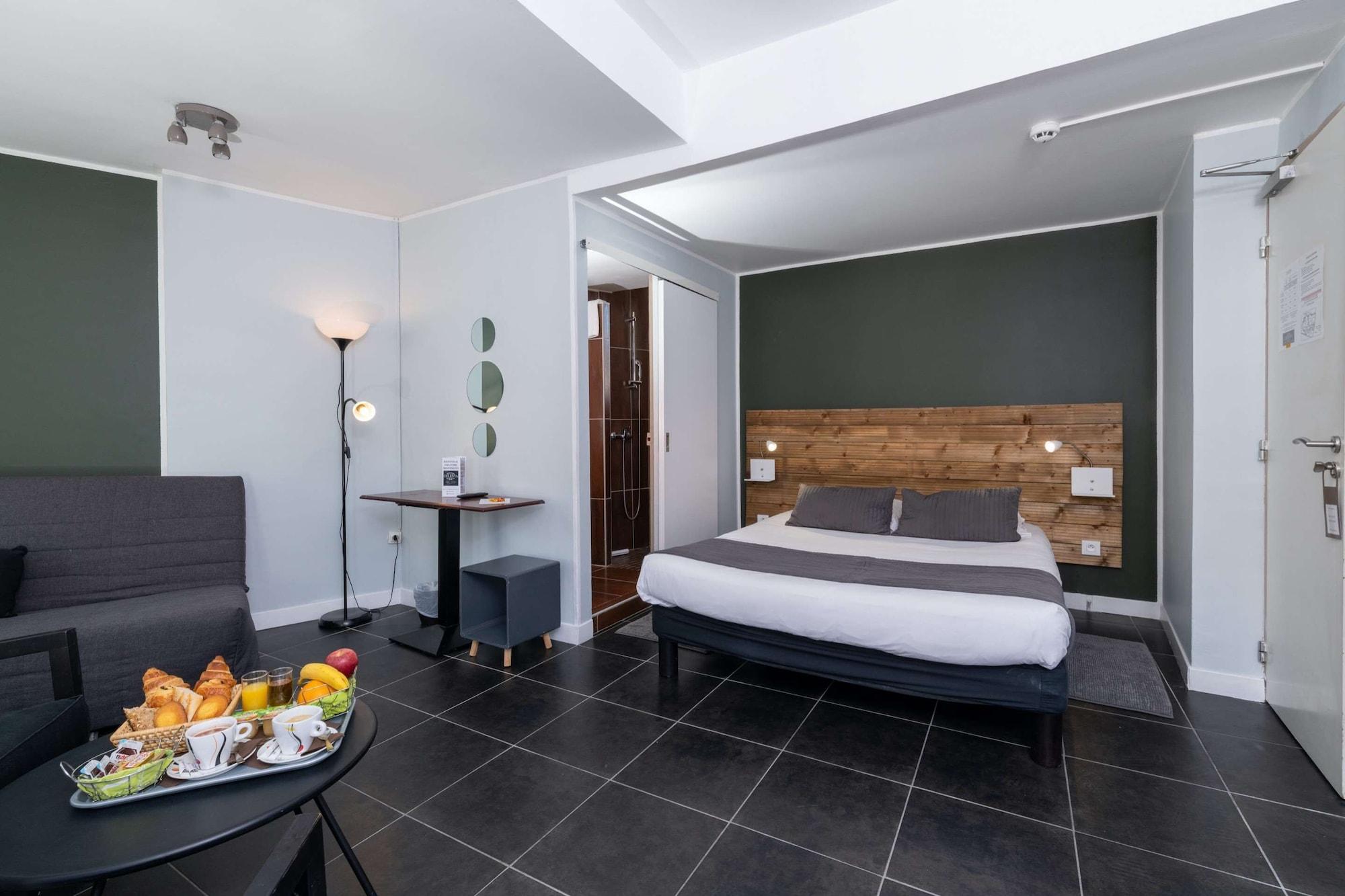 Celenya Hotel Tolone Esterno foto