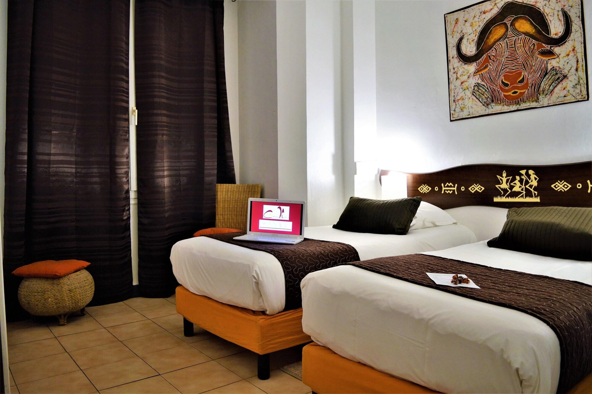 Celenya Hotel Tolone Esterno foto