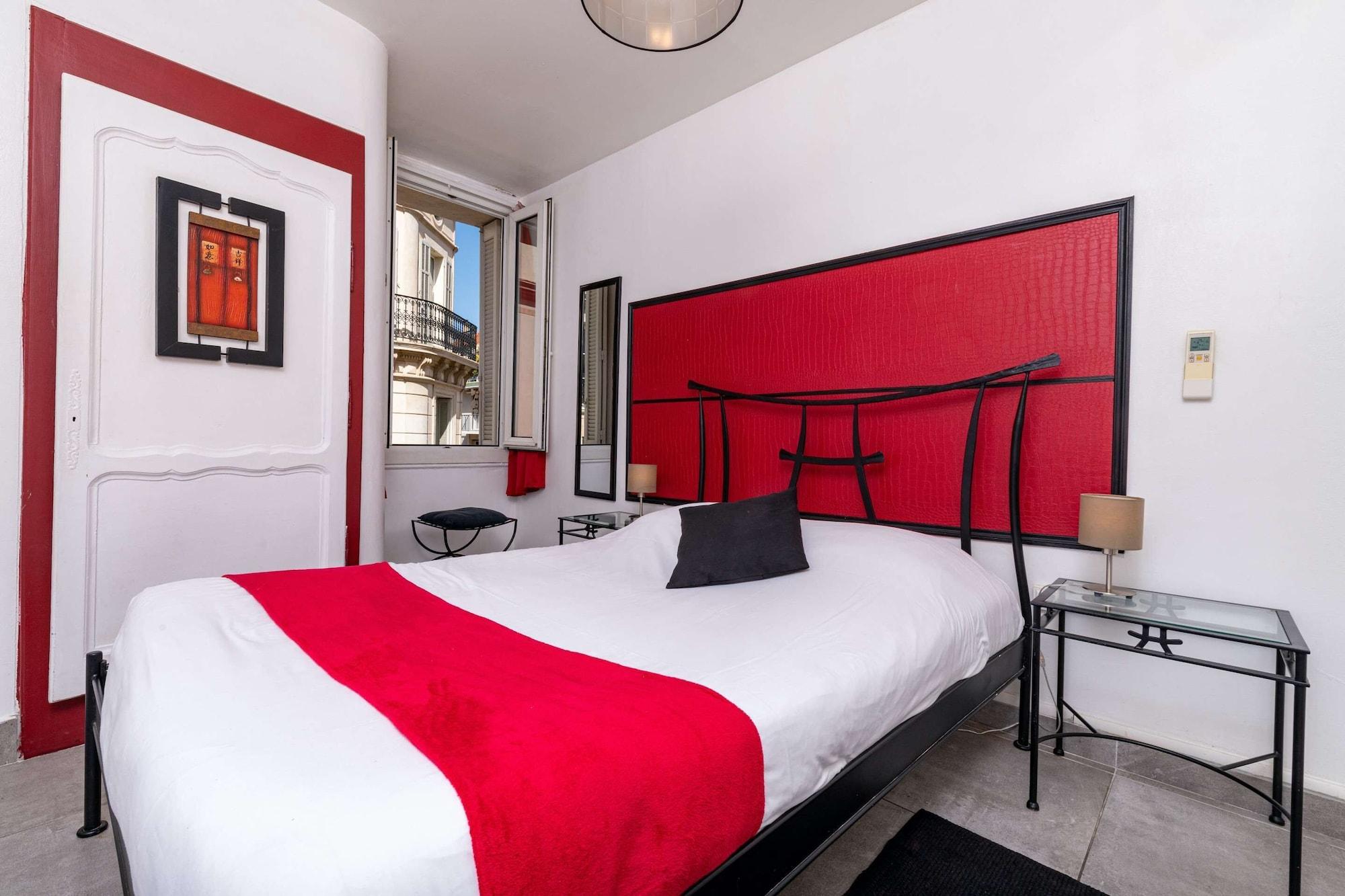 Celenya Hotel Tolone Esterno foto