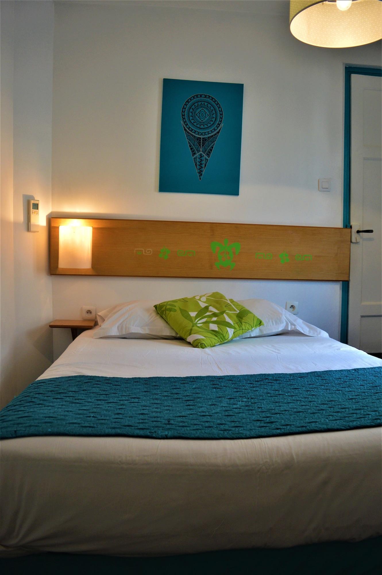 Celenya Hotel Tolone Esterno foto