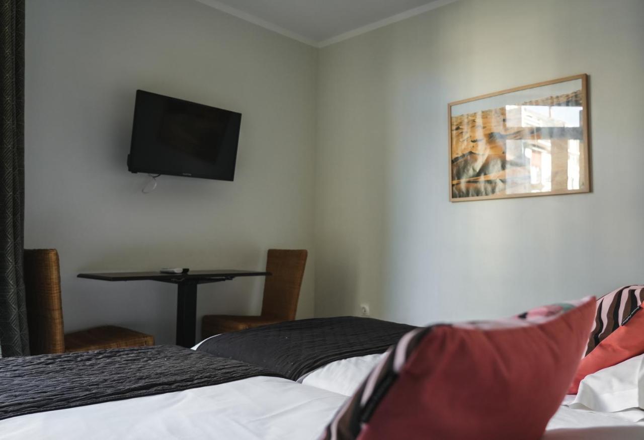 Celenya Hotel Tolone Esterno foto