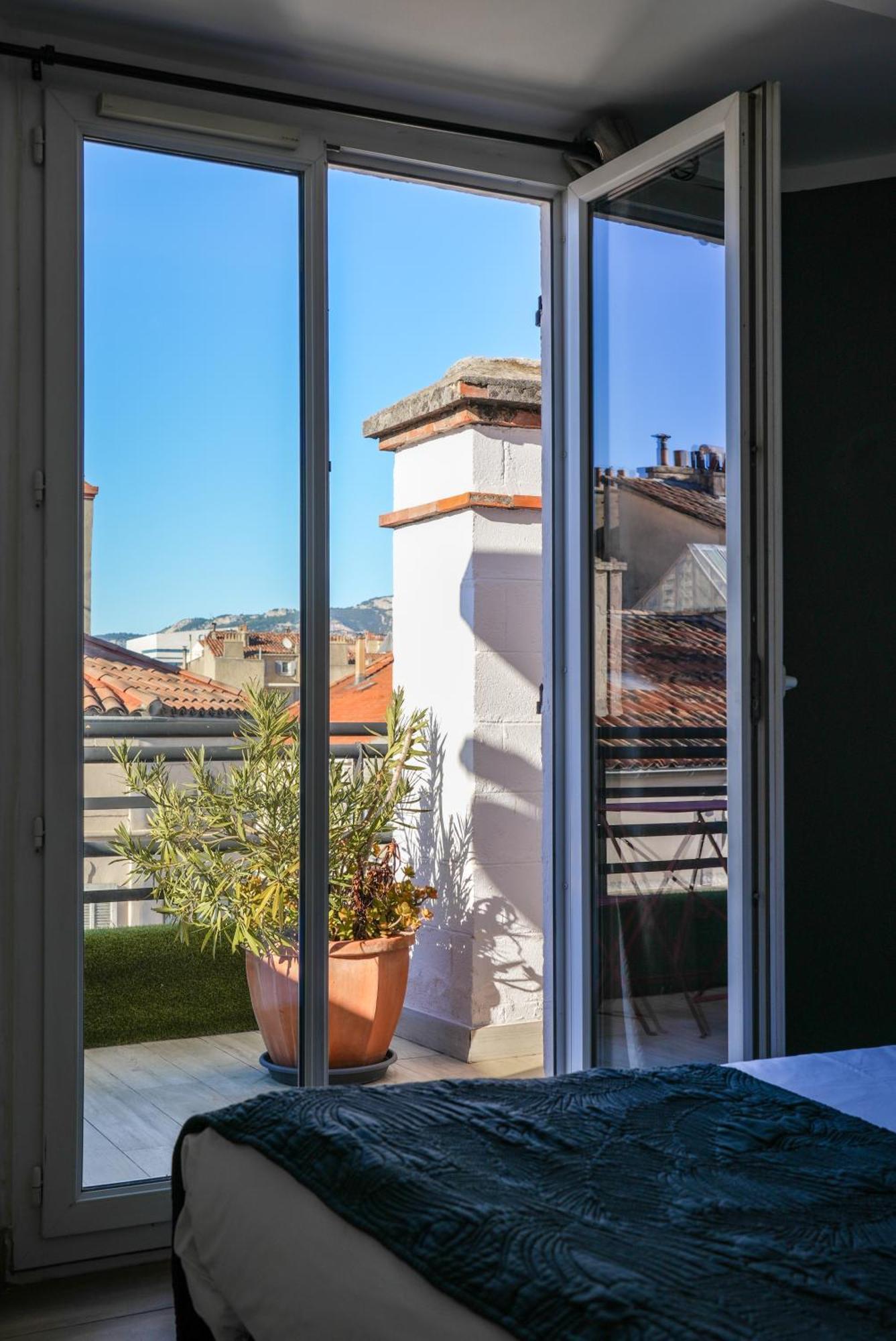 Celenya Hotel Tolone Esterno foto