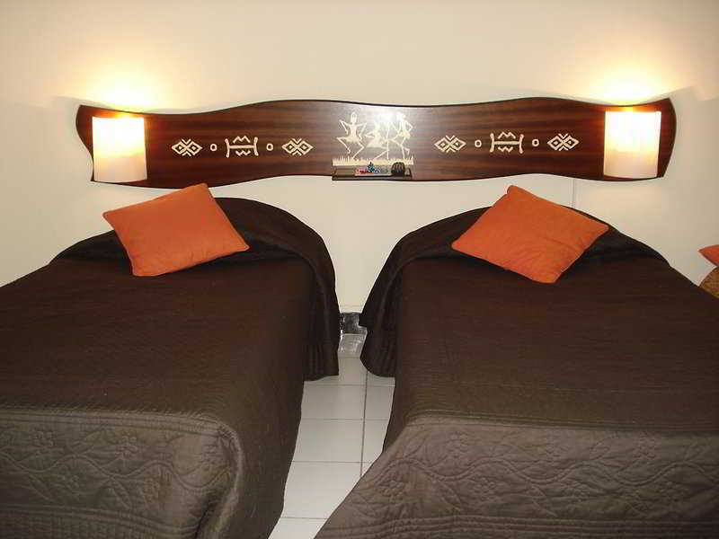 Celenya Hotel Tolone Esterno foto